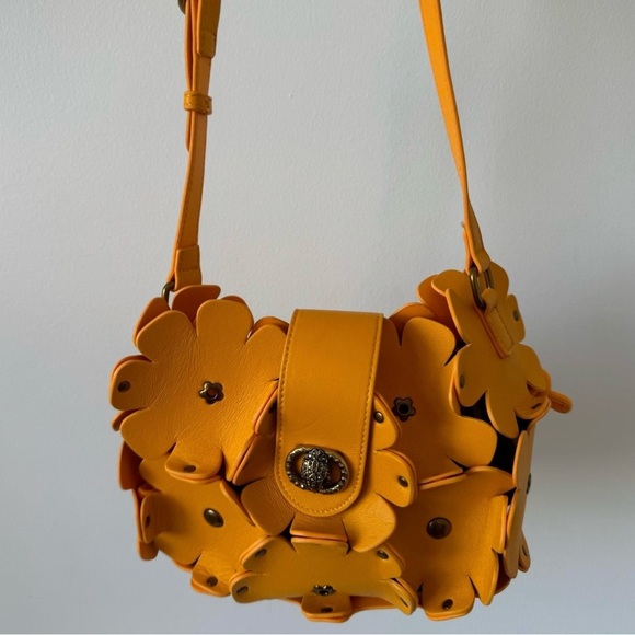 Kurt Geiger London Chelsea Flowers. NWOT with dust bag - Picture 2 of 5